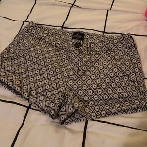 B&W American Eagle shorts